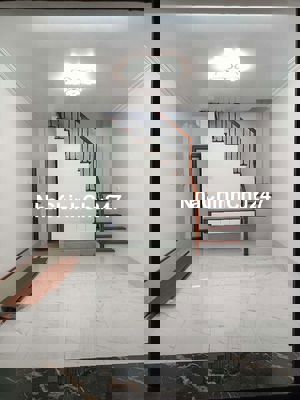 Siêu hiếm Phố Lê Văn Hiến, nhà đẹp ở ngay, ngõ thông, 2m ra oto 25m*6T