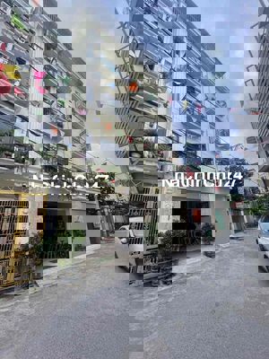 Nhà Liên Mạc - mặt ngõ thông - ô tô đỗ cửa vào nhà - sẵn nội thất