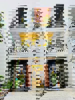 NHÀ ĐẸP MỚI 1 TRỆT 2 LẦU 5x30m - SỔ HỒNG RIÊNG - NGAY TRUNG TÂM TP.TDM