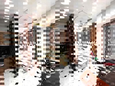 Xuân Thủy! 10m ra ô tô, full nội thất, nhiều tiện ích, an sinh tốt