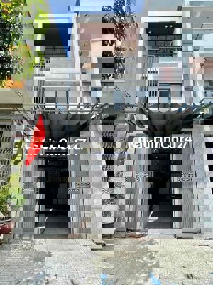 Bán nhà 3 Tầng MT Nguyễn Huy Tự, cách biển Ng Tất Thành, 200m