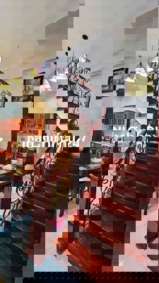 Bán nhà TTTP Nha Trang đường Hồ Xuân hương 3 tầng đẹp full nội thất