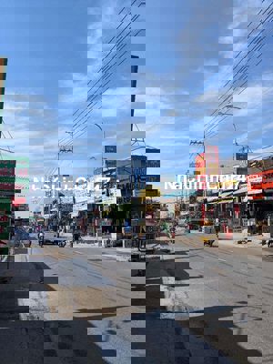 Bán nhà 3 tầng 4,5 x 30 mặt tiền Nguyễn Ảnh Thủ, giá thương lượng