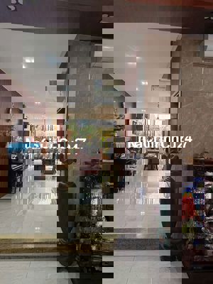 Mặt tiền ca văn thỉnh đoạn đẹp nhất con đường DT:5x27 trệt 5 lầu st