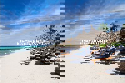 Bán lô đất 3 mặt tiền biển diện tích 618 m2 đường 33m