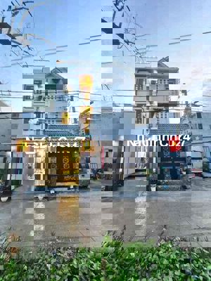 Nhà đẹp có nội thất hẻm xe tải 4.3x16 đúc 2 lầu sát uỷ ban Thạnh Xuân