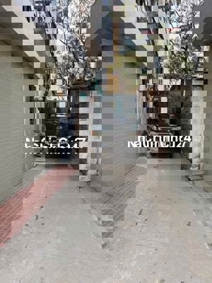 CẦN BÁN NHÀ THẠCH BÀN LONG BIÊN HÀ NỘI.