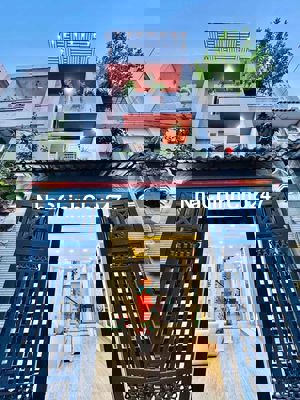 Chủ kí gửi bán gấp nhà đẹp Võ Văn Tần, Quận 3, 42m2, giá 4 tỉ 9, SHR