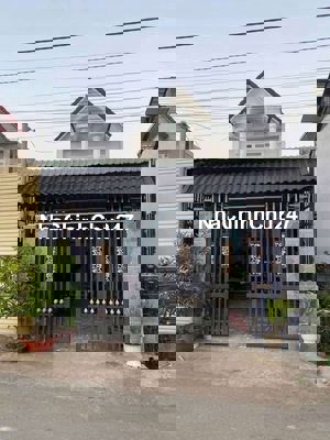 Nhà trệt lầu sân xe hơi dân xây ở chắc chắn kiên cố