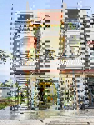 NHÀ MỚI XÂY 150m2 1 TRỆT 2 LẦU, FULL NỘI THẤT GẦN UỶ BAN,BỆNH VIỆN,TDM