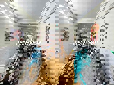 Tôi chính chủ bán nhà Cầu Giấy - 45m2x5T - chắc chắn - cách oto 30m