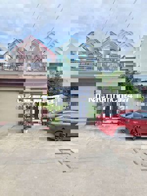 Nhà lầu gần siêu thị Bigc giá 4 tỷ 250 triệu