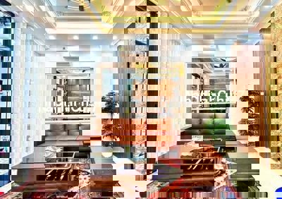 Bán nhà Văn Tiến Dũng, Gần Ô tô tránh, 40m2. Giá chỉ 5,9 tỷ