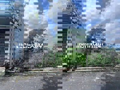 Siêu phẩm 300 m2 đất có sẵn 100 m2 thổ cư tại Bình Dương