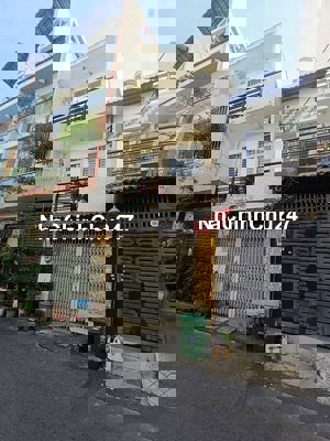 Chính chủ kẹt tiền, bán gấp nhà 3 tầng, Lê Văn Quới, Q. Bình Tân