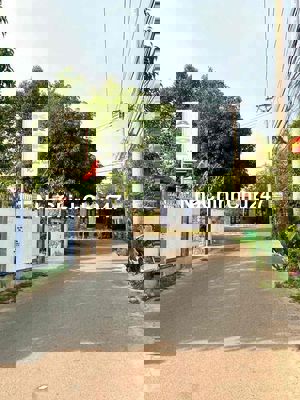 Mặt Tiền DX095 dt 5x24 gần cafe sao biển gầm chợ bưng cầu