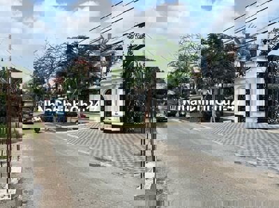 Thị trấn Củ Chi, đường Nguyễn Viết Xuân, dt 481m2, có 200m thổ cư.