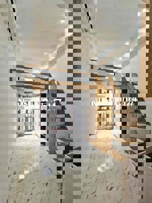 Bán toà CCMN dòng tiền phố Chính Kinh,thang máy, dt65m*7tgis 16.8 tỷ.