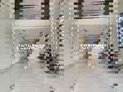 GẤP. CHỦ GỬI NHÀ 70M2 NGANG 6 MÉT. GIÁ THUA CHUNG CƯ