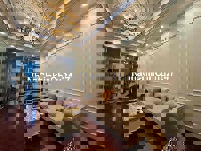 Cực Phẩm ! Nhà Phân Lô OTO Ngủ Trong Nhà - Sát Phố Full Nội Thất Vip