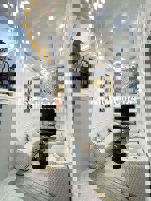 Bán nhà đẹp Đê La Thành, Full nội thất , Ngõ Rộng