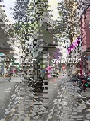 BÁN GẤP SIÊU PHẨM NHÀ PHỐ CẦU GIẤY-40M-5 TẦNG THANG MÁY-KINH DOANH-VÍP