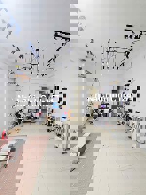 Chính chủ gửi bán căn tầng đẹp tòa Nam Xa La 82m2. Sổ đỏ. Giá 3,5x tỷ