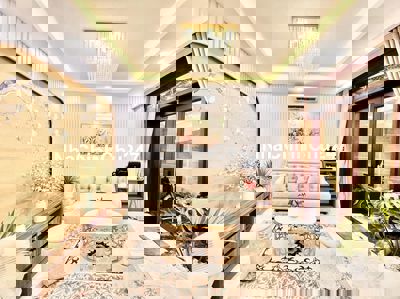 NHÀ ĐẸP PHẠM NGỌC THẠCH 85M2 X 3 TẦNG, FULL NỘI THẤT. GIÁ BÁN 20 TỶ.