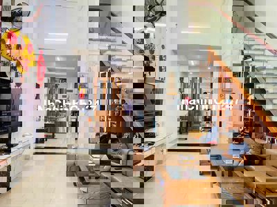 NHÀ MẶT TIỀN GẦN BẾN XE NHƠN HOÀ 4 - 3PN ĐÔNG NAM