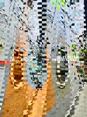 Xe Hơi Đậu Cửa Lê Văn Duyệt- Giáp Quận 1