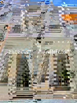 Nhà 3,5 tầng sau lưng nhà mặt tiền đường Lưu Quý Kỳ “full nội thất”