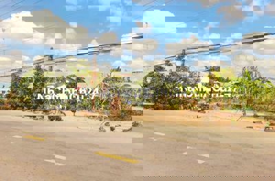 Quá Ngộp, 200m2 đất thổ cư mặt tiền đường xe cont 832 chỉ 1.35 tỷ