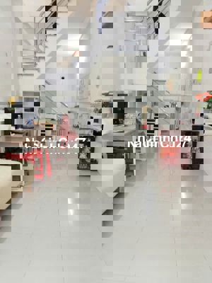 nhà 2 PHÒNG NGỦ 3X12 NGUYÊN VĂN CỪ. ĐỦ ĐỒ