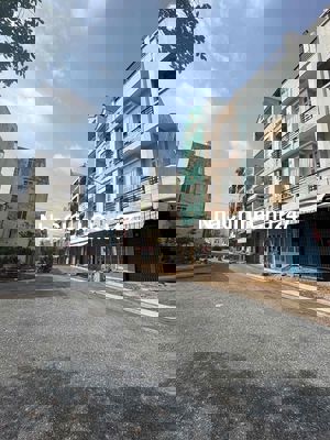 khang điền Bình Tân bán 1 lô đất Thổ cư 3,6x12 xd 4 lầu Đường Xe tăng