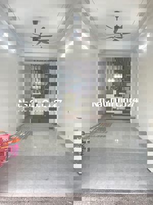 Chủ gửi bán nhà tại Đông Dư Gia Lâm - vị trí đẹp sát Long Biên, hàng