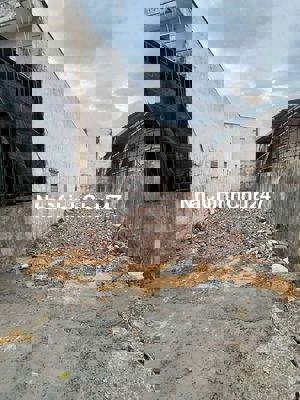 Đất DT : 4 x 17m gần chợ xuân thới thượng hẻm xe ô tô đỗ cửa