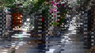 Lô Đất 2 mặt tiền hẻm xe hơi Lê Đức Thọ