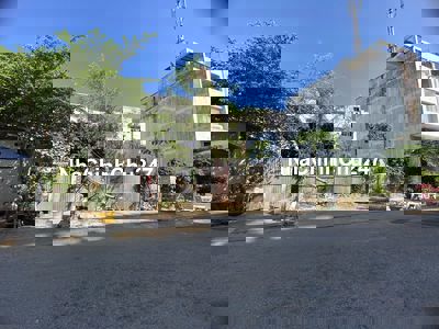 Đất sát mặt tiền Đặng Thùy Trâm. DT 7,5X18M. Hẻm xe hơi