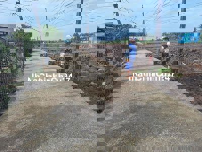 700m2 có sẵn 150m thổ . Đường xe hơi tới đất