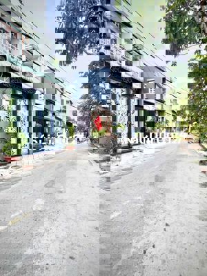 4 tỷ 350 triệu Nhà Mặt Tiền Nhựa 12m