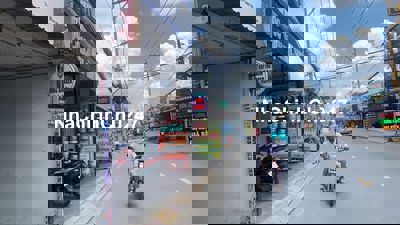 Nhà mặt tiền siêu hiếm