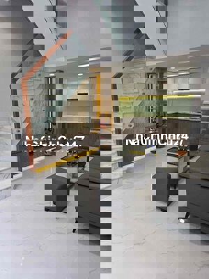 NHÀ MỚI VÀO LIỀN NGAY GẦN NGUYỄN VĂN LINH Q7.