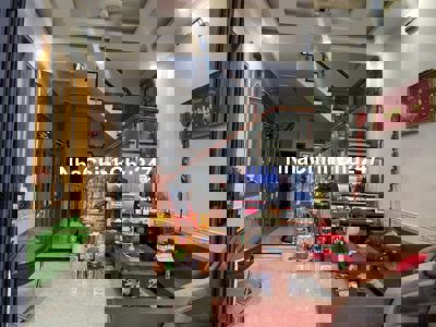 CHÍNH CHỦ CẦN BÁN NHÀ TT P. ĐÔNG HÒA, DĨ AN. DT 95M, ĐỪING 6M.3PN, 4WC