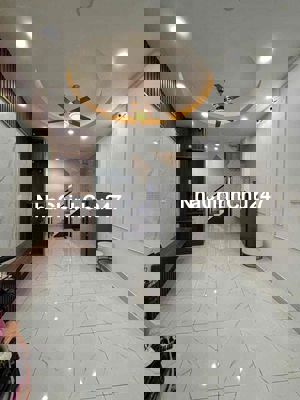 Nhà Chính Chủ Mới vào ở liền Gần chợ Rạch Ông Q8