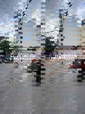 Đất Hẻm xe hơi thông sau căn MT Nguyễn Văn Lượng