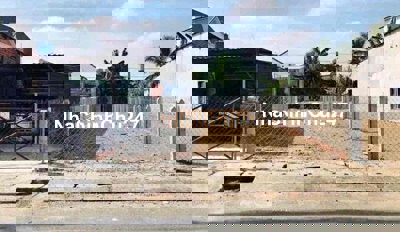 Bà cô kêu bán giùm nền 103m2 gần chợ Bình Chánh, sổ riêng sẵn sàng