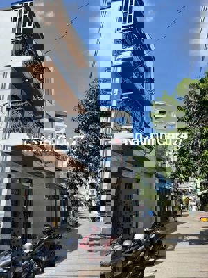 Chính chủ bán nhà 3 tầng mới mặt tiền hẻm xe tải quận Bình Tân. 2ty350