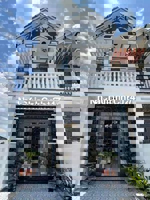 Bán nhà gần vòng xoay An Lạc