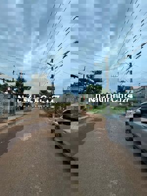 nhà xưởng kinh doanh ngay chợ bù nho bán . chính chủ