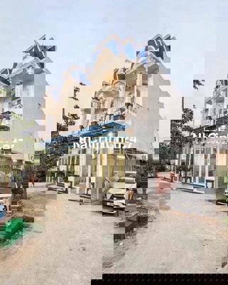 BÁN NHÀ LẦU CÓ NỘI THẤT SỔ HOÀN CÔNG NHÀ 3PN LỘ OTO TỚI NHÀ